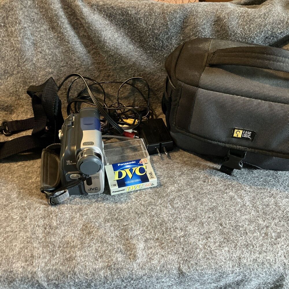 JVC GR-D33U MiniDV Digital Video Camera Camcorder 16x Optical Zoom Silver Blue